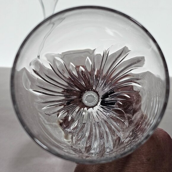 Cristal dArques Fiama Wine Glasses 8" Set/2 crystal goblet vertical cuts swirl - Picture 5 of 11